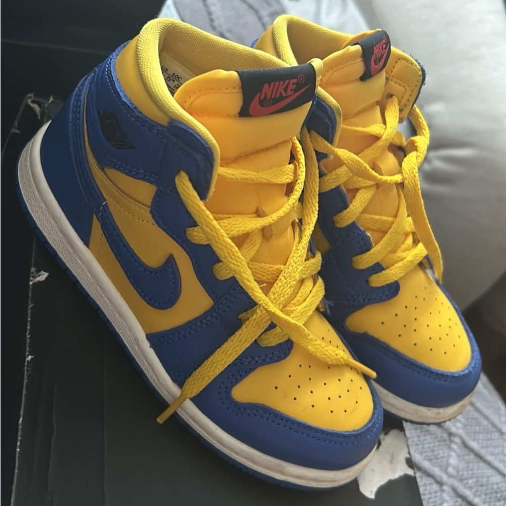 Worn few times asking for 50$